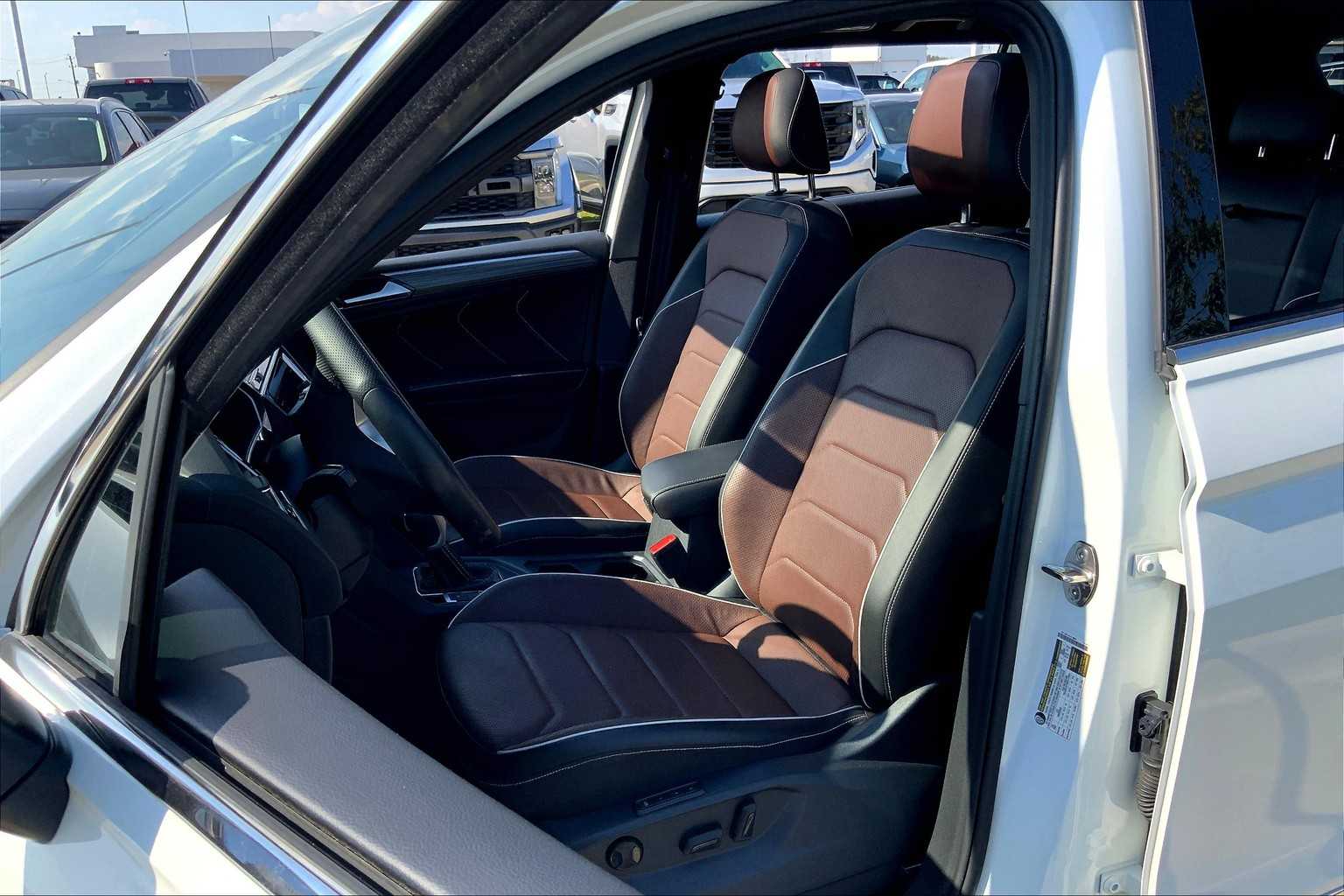 2024 Volkswagen Tiguan SEL R-Line Black photo 7