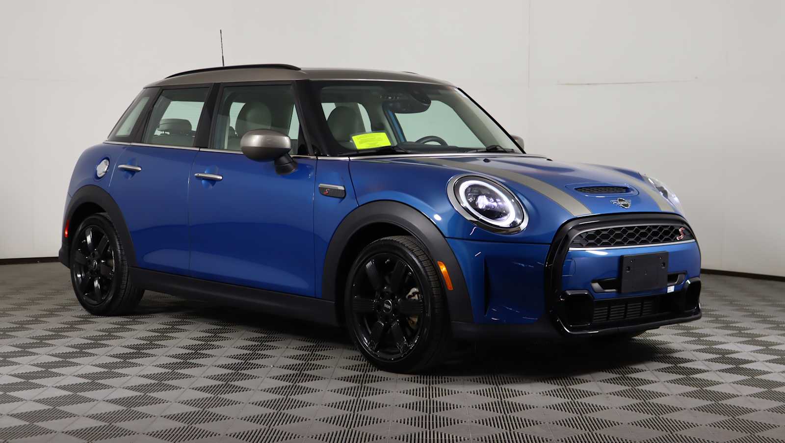 2024 MINI Hardtop S's photo