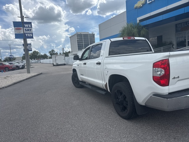 2014 Toyota Tundra SR5 CrewMax photo 5