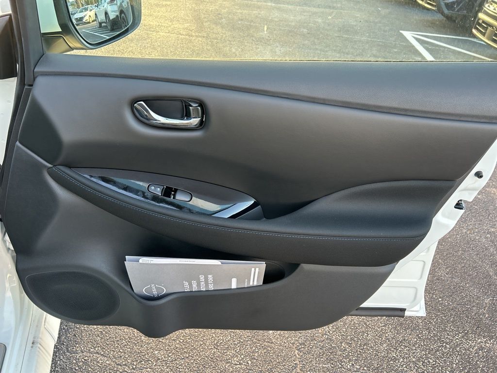 2025 Nissan Leaf SV Plus photo 34
