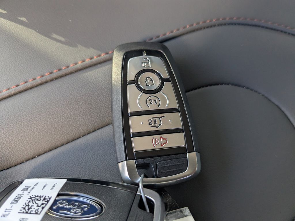 2025 Ford Expedition photo 35