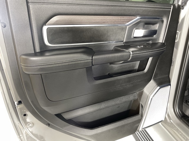 2026 Ram 3500 Laramie photo 41