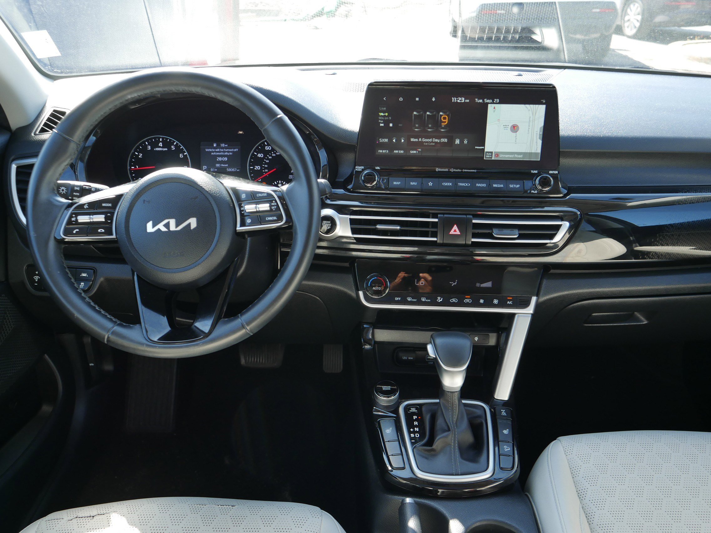 2022 Kia Seltos EX photo 10