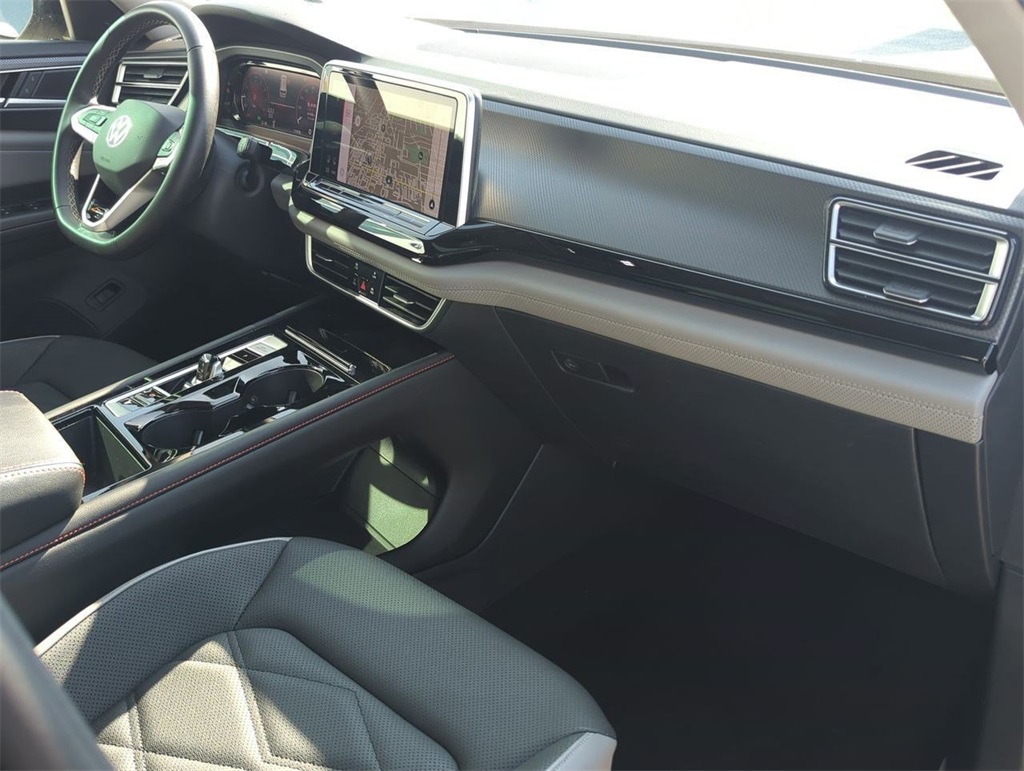 2024 Volkswagen Atlas Peak Edition SEL photo 23