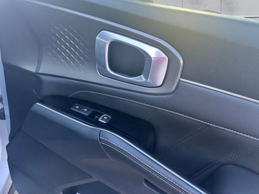 2022 Kia Sorento SX photo 13