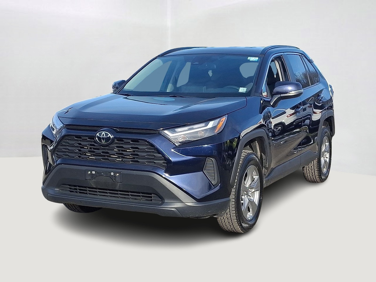 2024 Toyota RAV4 XLE's photo
