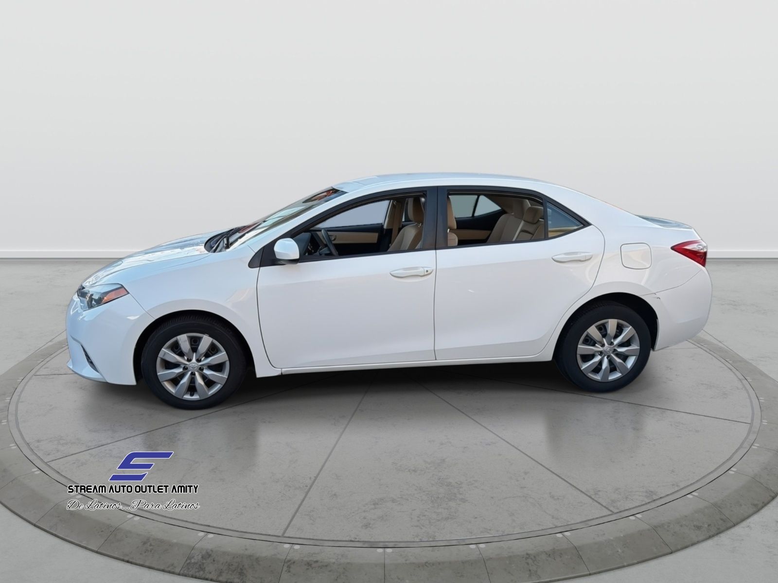 2016 Toyota Corolla LE photo 4