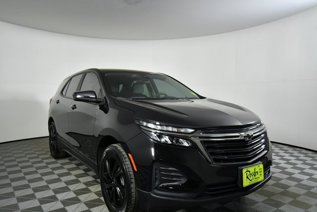 2024 Chevrolet Equinox LS photo 4