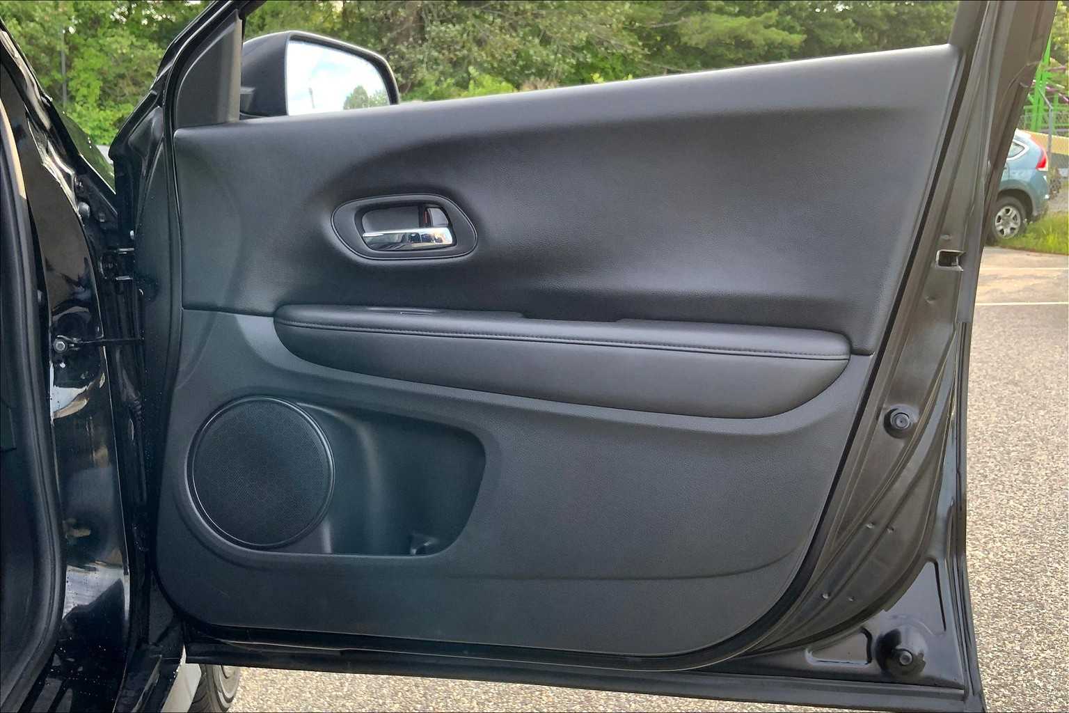 2018 Honda HR-V LX photo 20