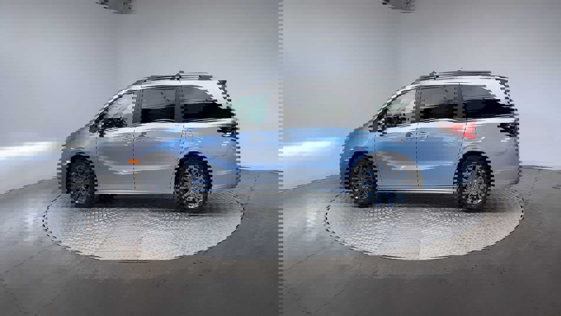 2026 Honda Odyssey Touring photo 8