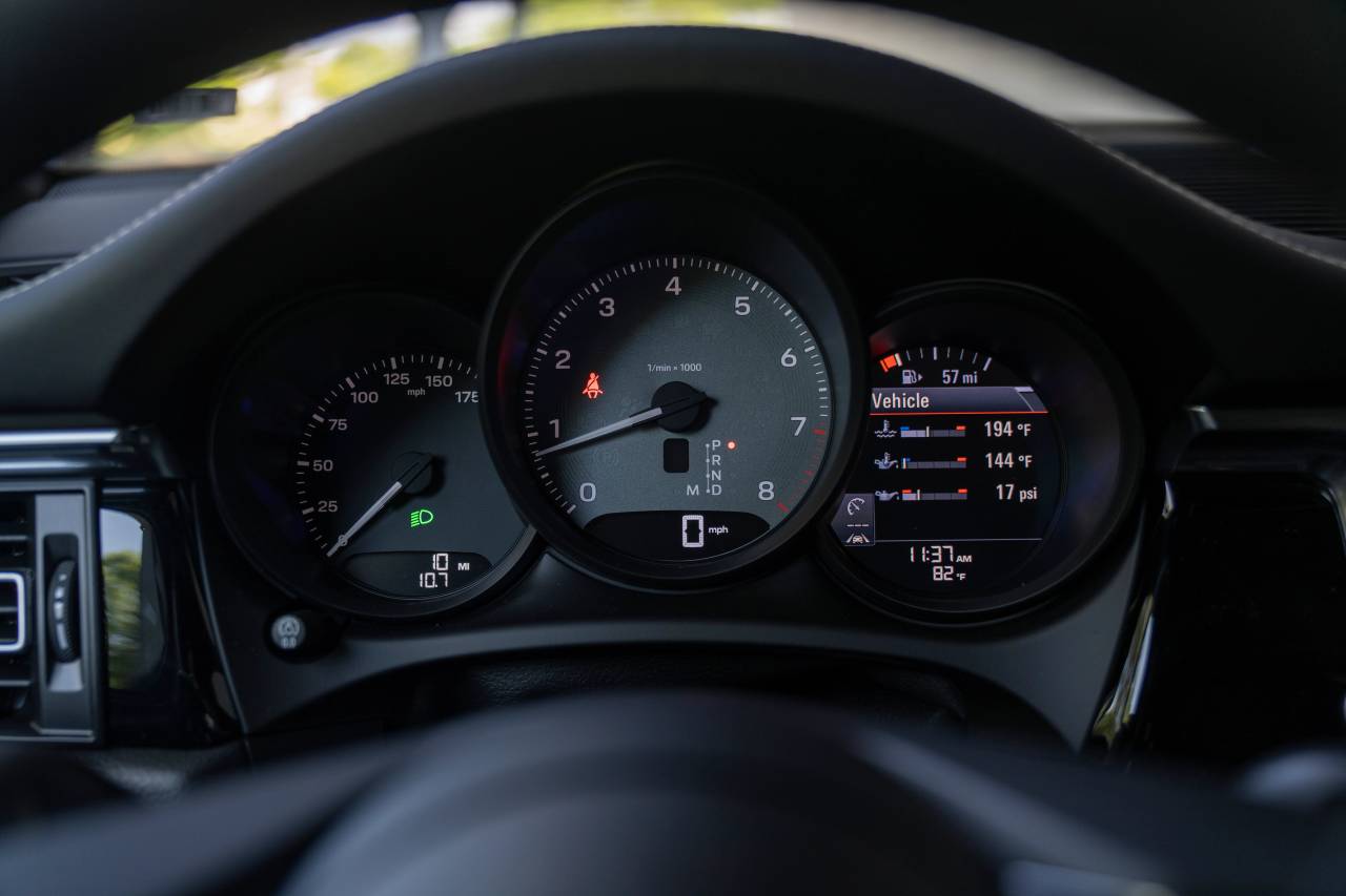 2025 Porsche Macan S photo 10