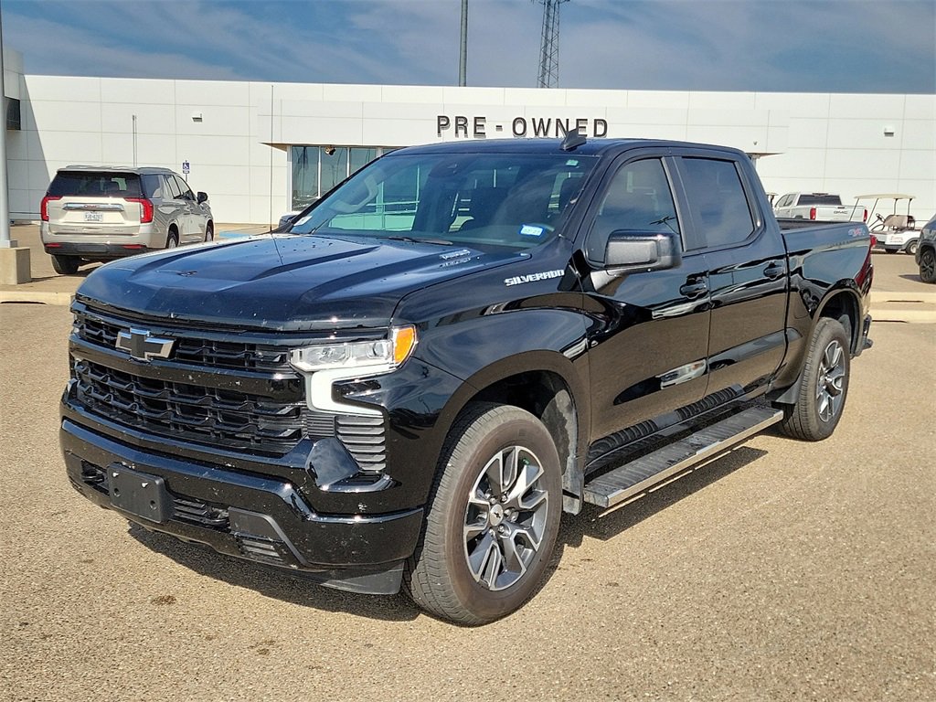2024 Chevrolet Silverado 1500 RST photo 3