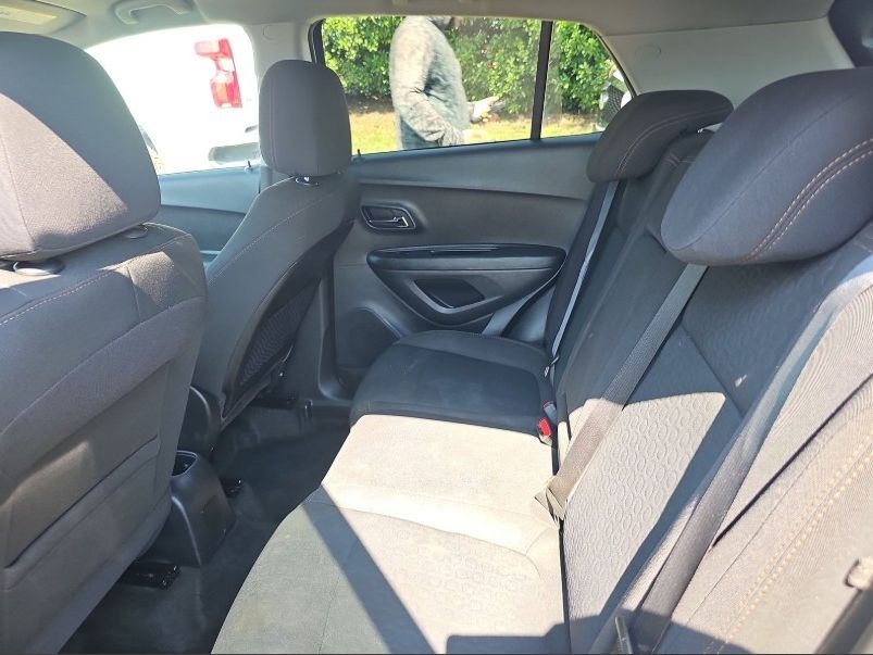2020 Chevrolet Trax LS photo 23