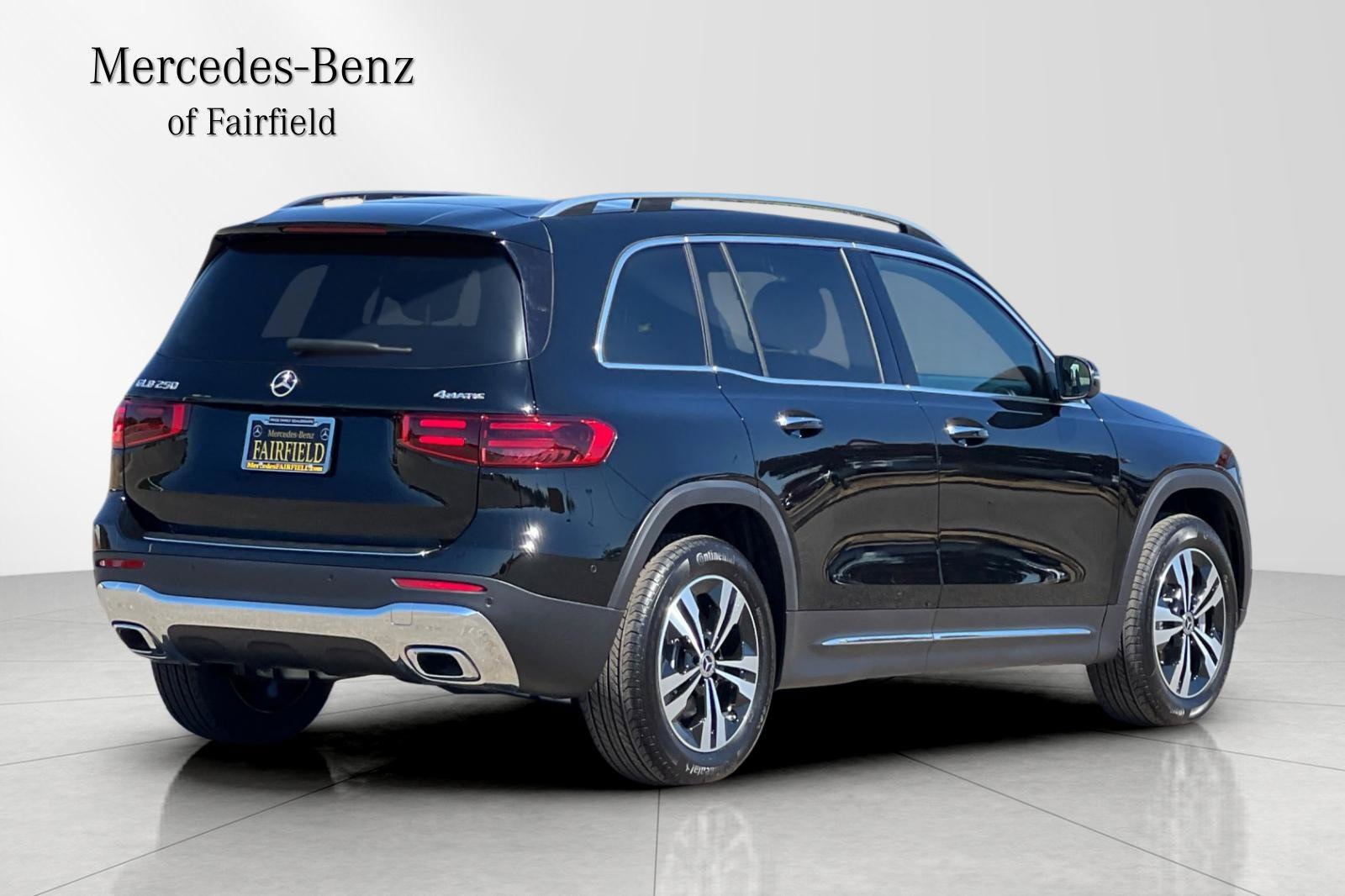 2025 Mercedes Benz GLB 250 4MATIC photo 2