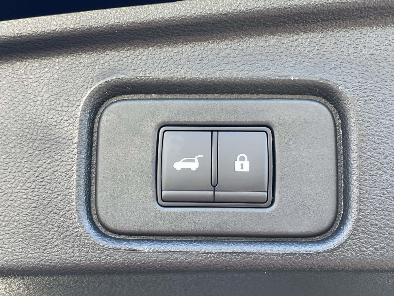 2025 Nissan Pathfinder SL photo 17