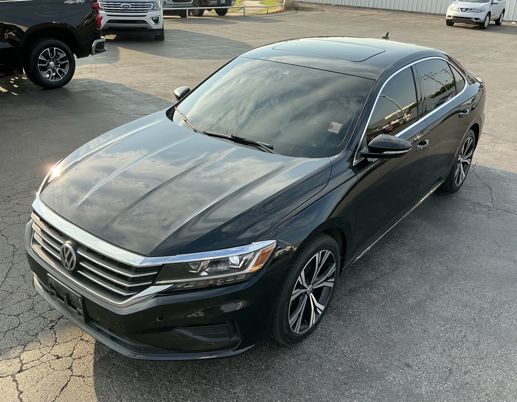 2021 Volkswagen Passat 2.0T SE photo 3