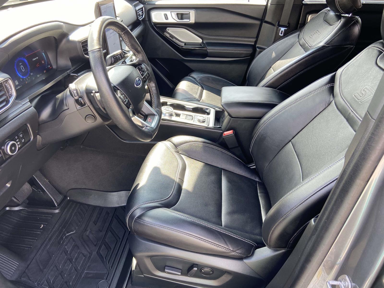 2023 Ford Explorer ST photo 5