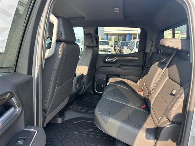 2026 Chevrolet Silverado 1500 RST photo 4