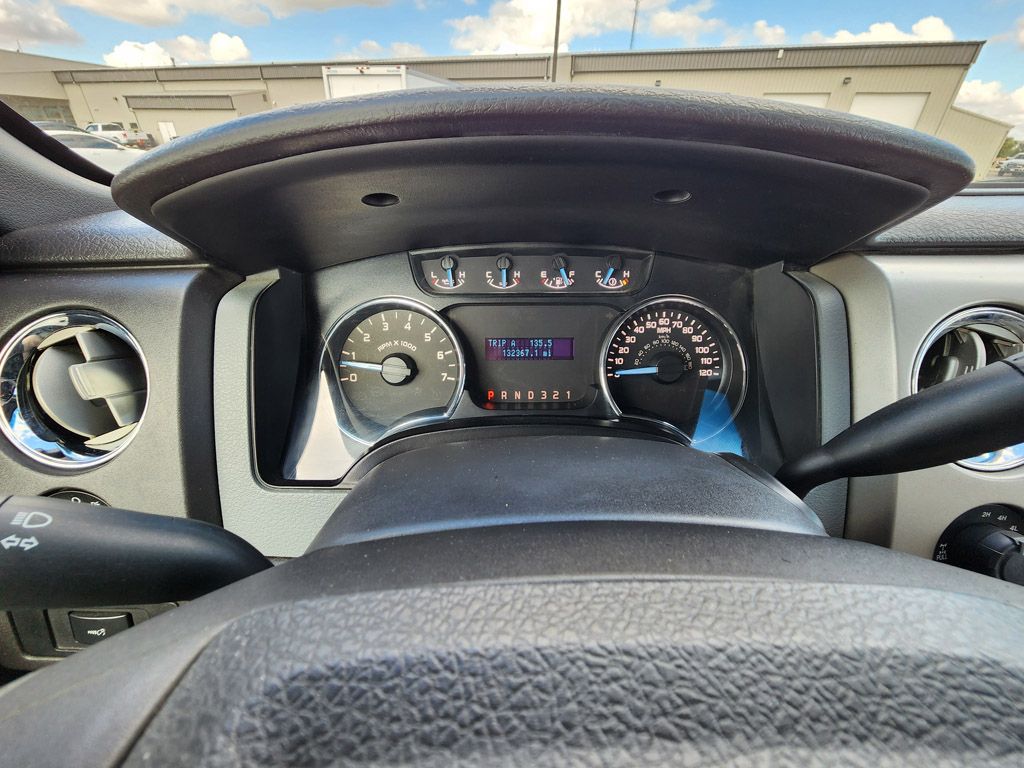 2012 Ford F-150 XLT photo 24