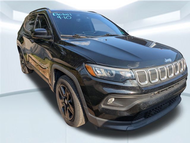 2022 Jeep Compass Latitude photo 2