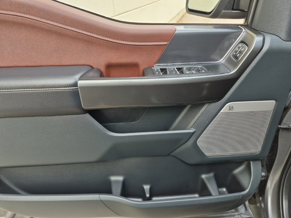 2021 Ford F-150 Lariat photo 17