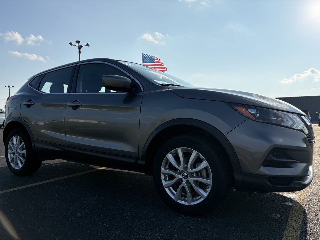 2021 Nissan Rogue Sport S photo 3