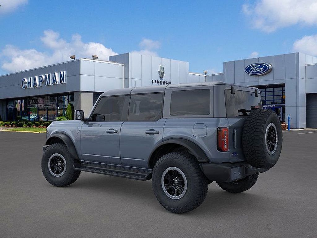 2025 Ford Bronco Outer Banks photo 3