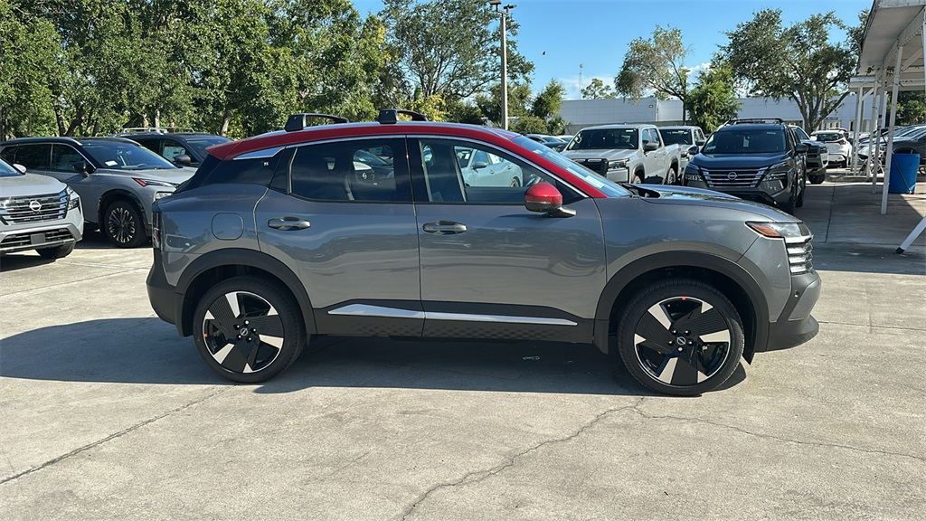 2026 Nissan Kicks SR photo 7