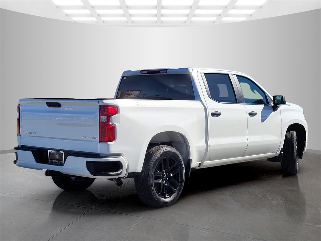 2025 Chevrolet Silverado 1500 Custom photo 4