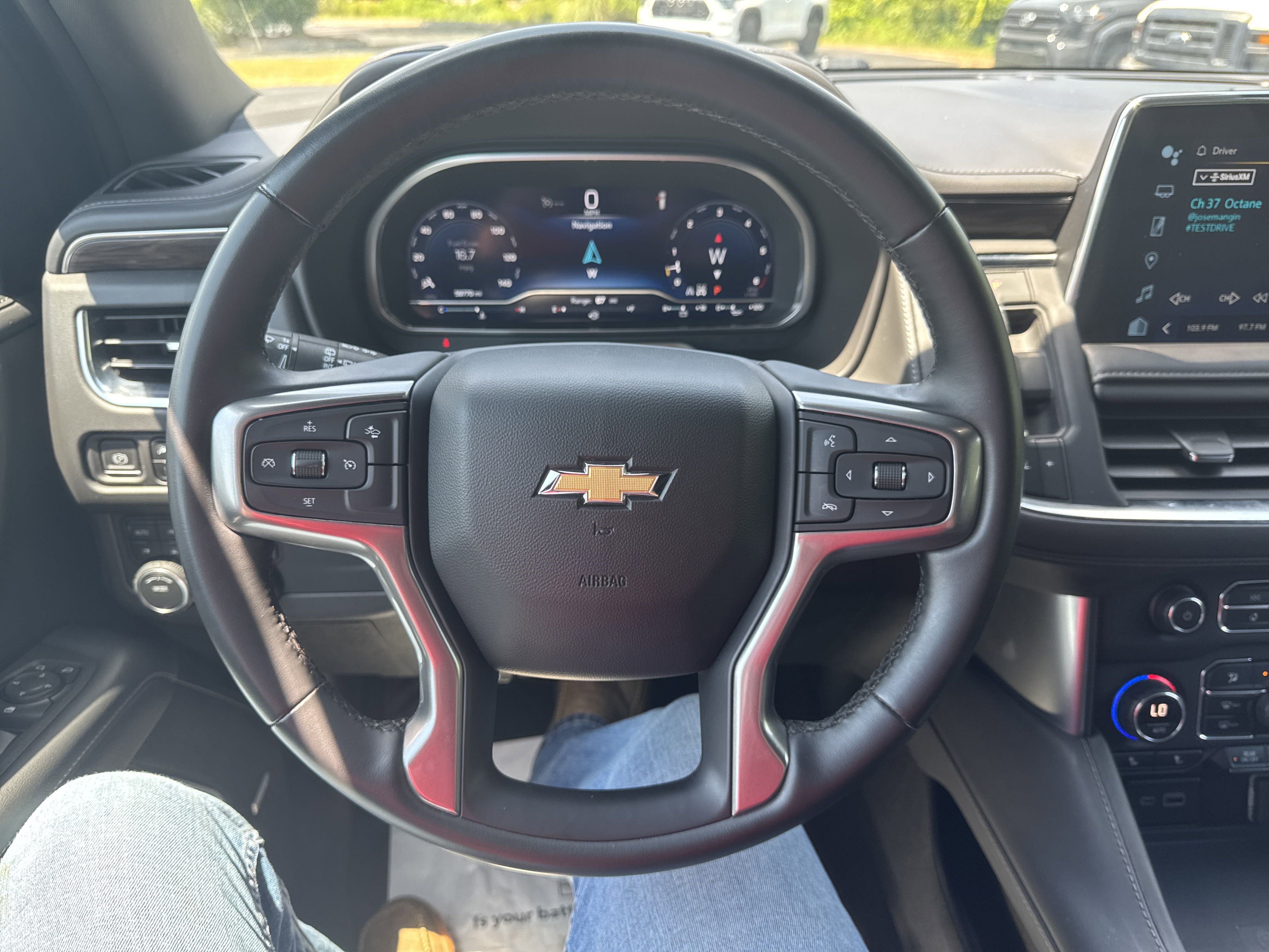 2023 Chevrolet Suburban LT photo 10