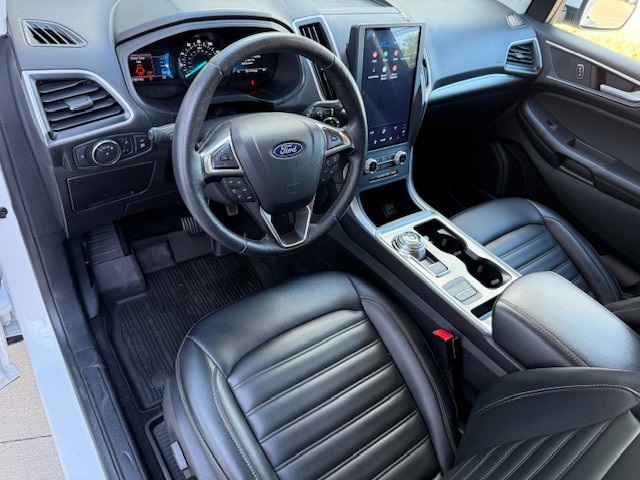 2022 Ford Edge SEL photo 11