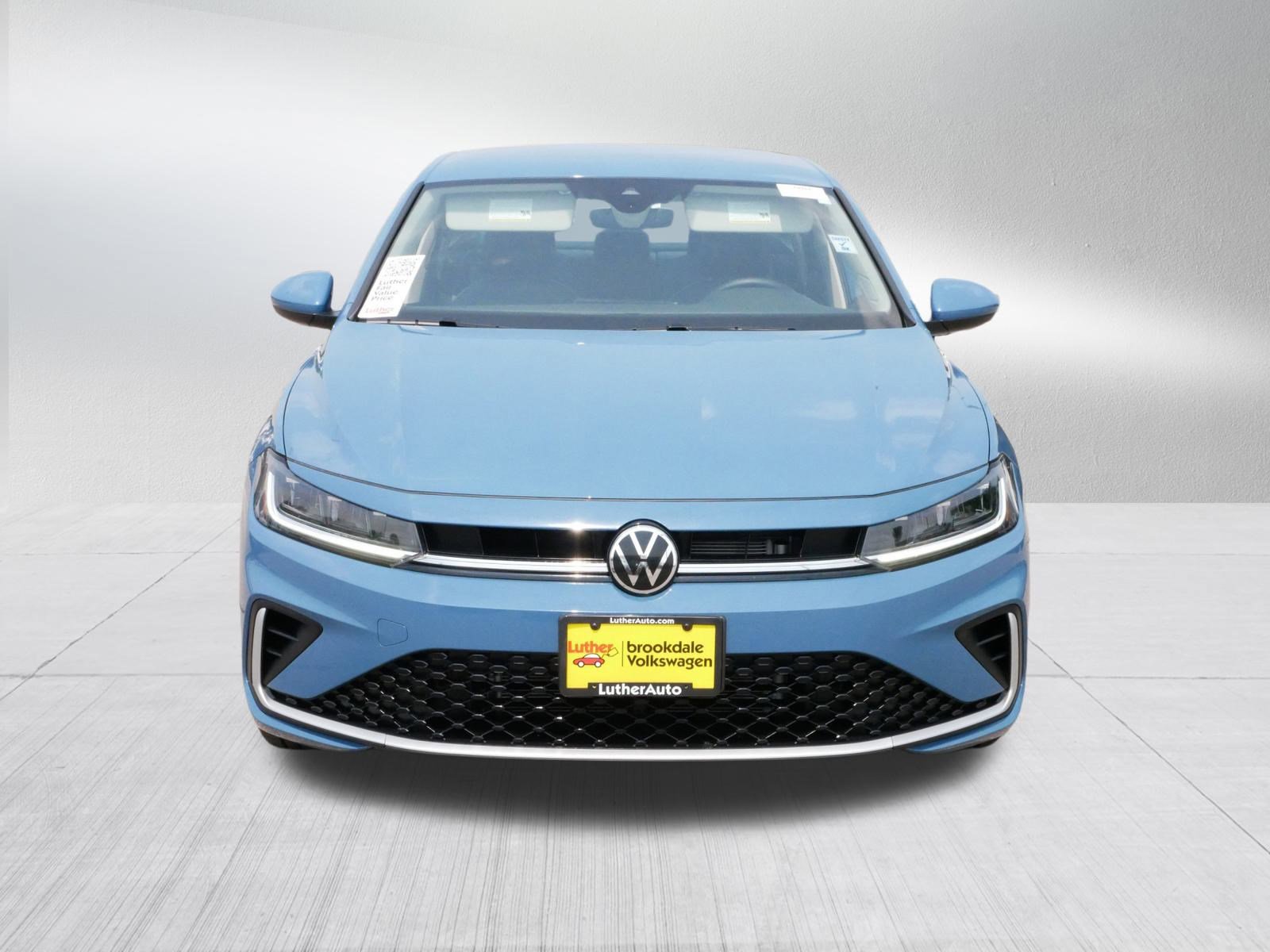 2025 Volkswagen Jetta SE photo 2
