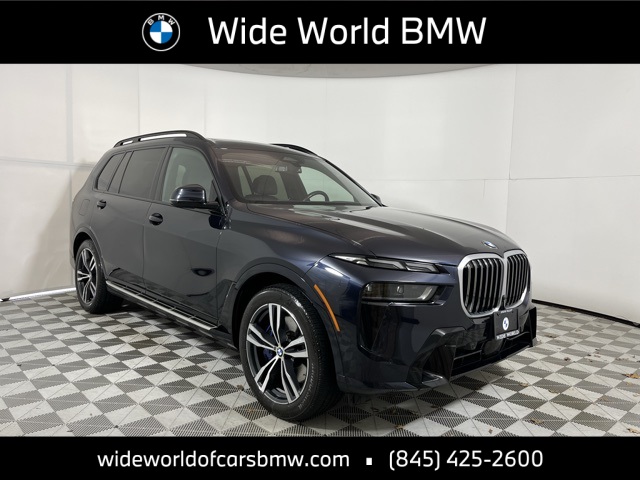 2023 BMW X7 40i's photo