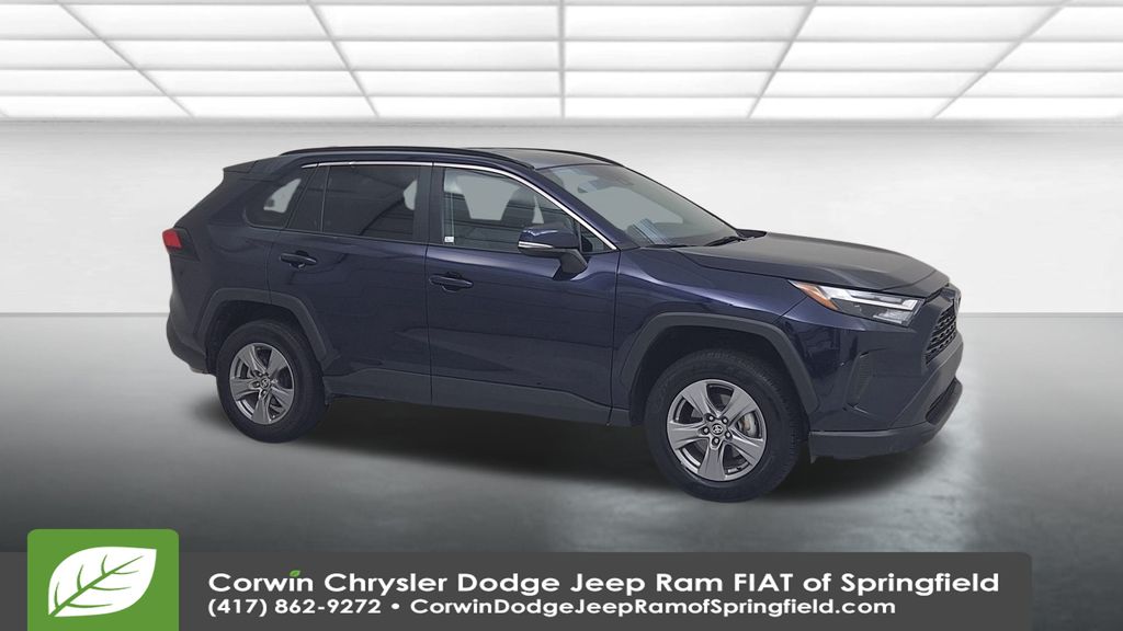 2024 Toyota RAV4 XLE photo 2
