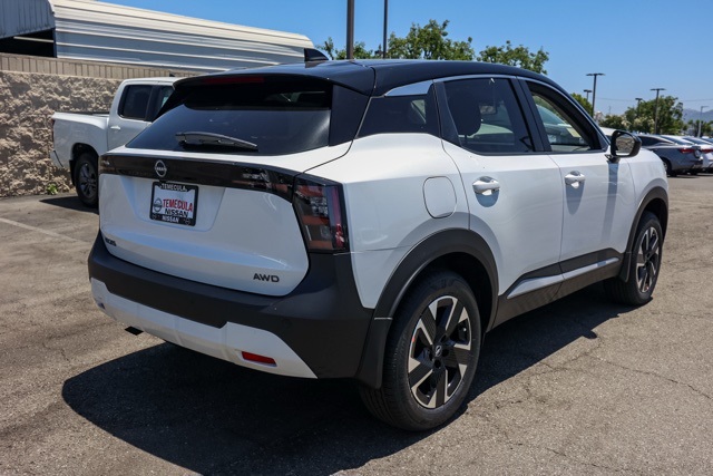 2025 Nissan Kicks SV photo 2