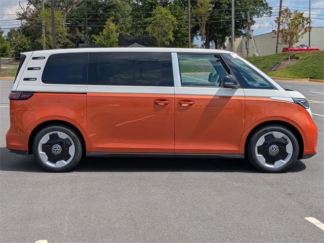 2025 Volkswagen ID. Buzz Pro Plus photo 3