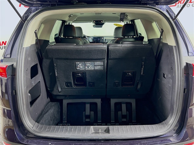 2024 Kia Carnival LX photo 22