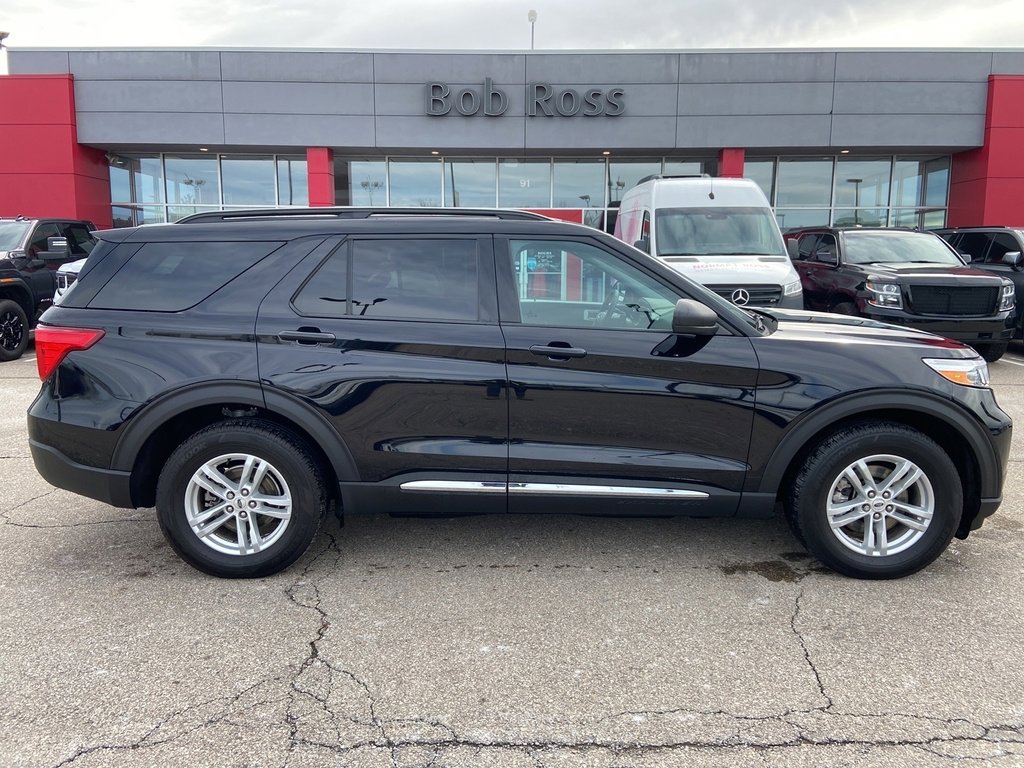 2023 Ford Explorer XLT's photo