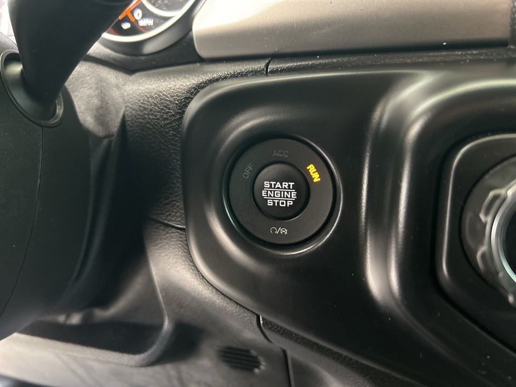 2021 Jeep Wrangler Unlimited Sahara photo 40