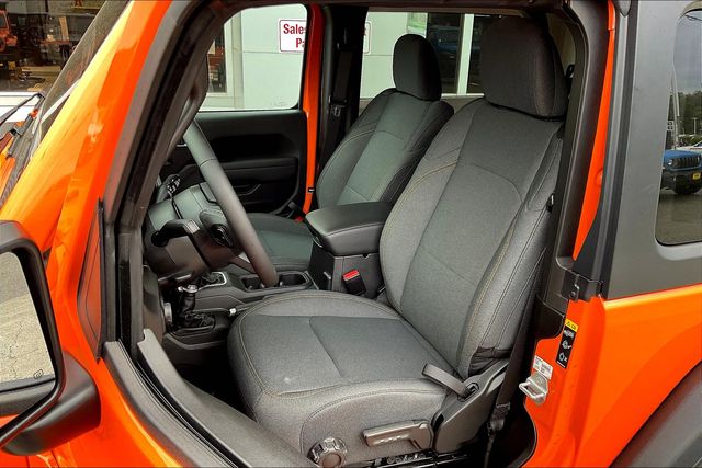 2025 Jeep Wrangler Willys photo 8