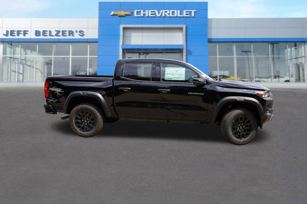 2026 Chevrolet Colorado Trail Boss photo 2
