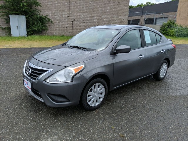 2017 Nissan Versa 1.6 S 5M