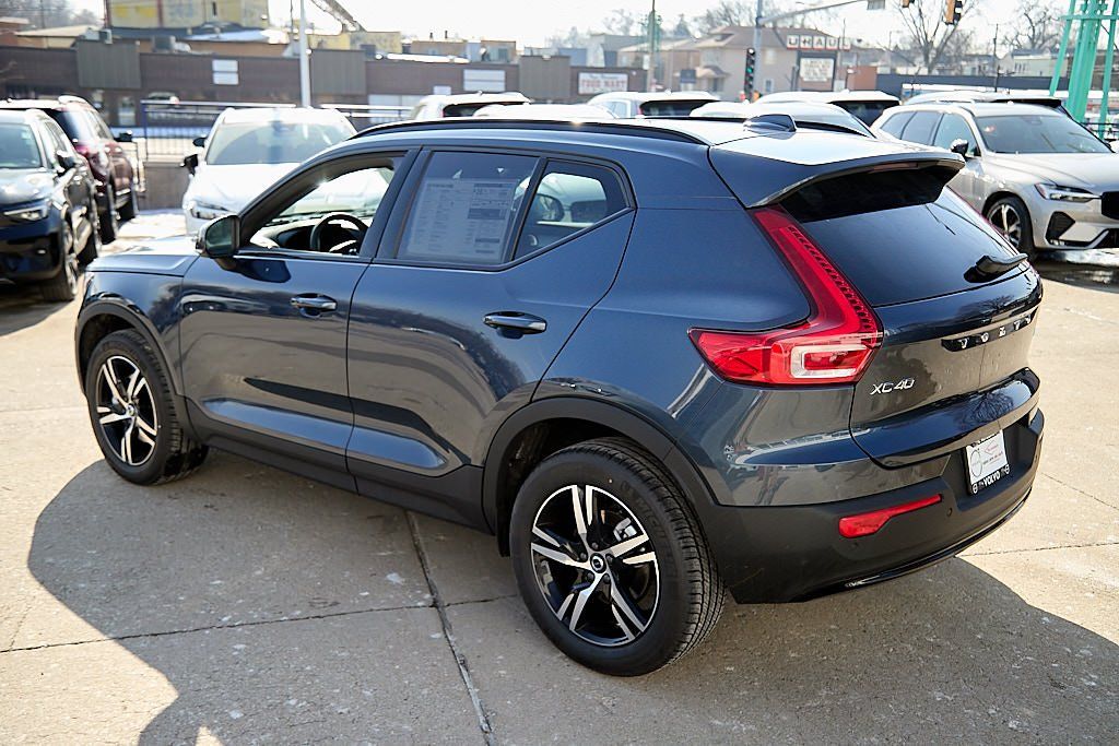 2026 VOLVO XC40 - Image 6