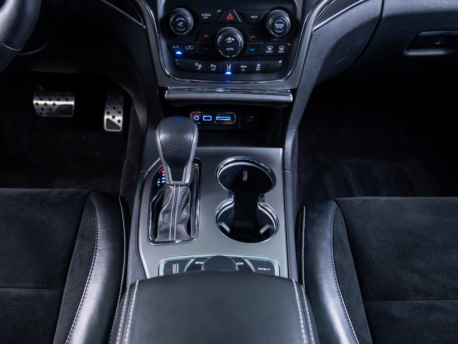 2017 Jeep Grand Cherokee SRT8 photo 24