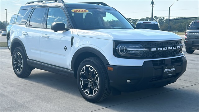 2025 Ford Bronco Sport Outer Banks's photo