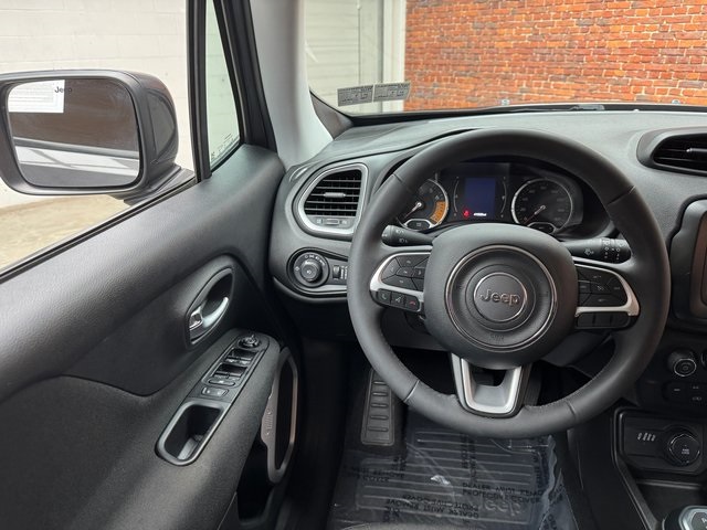 2020 Jeep Renegade Latitude photo 13