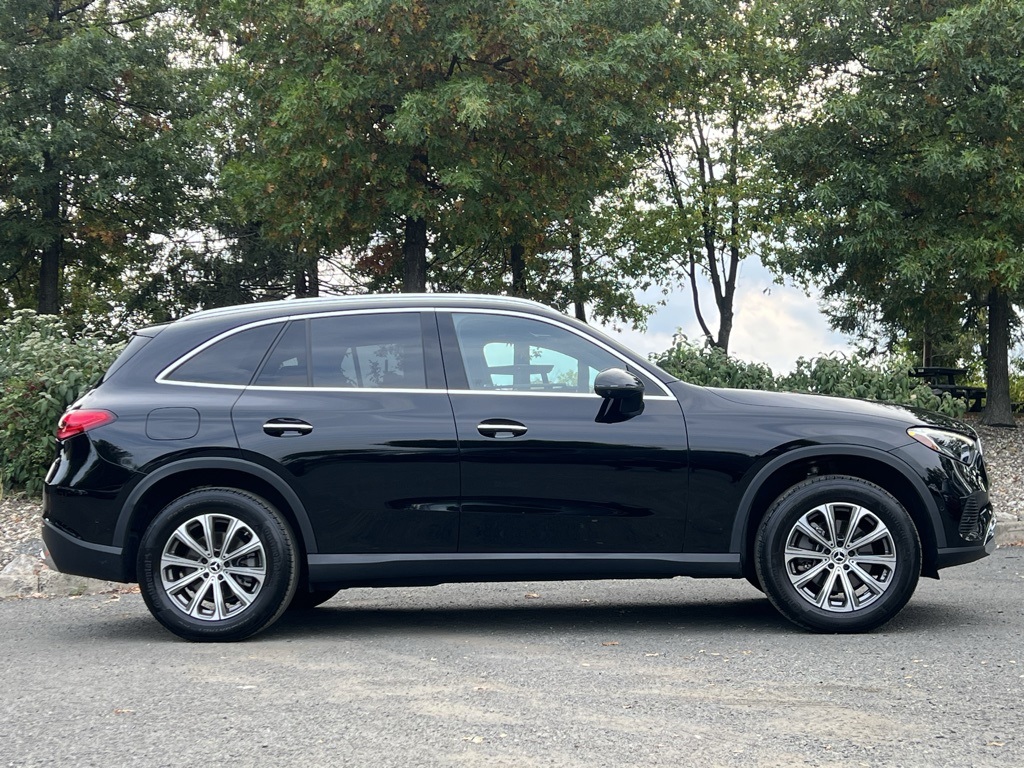 2024 Mercedes Benz GLC 300 4MATIC photo 4
