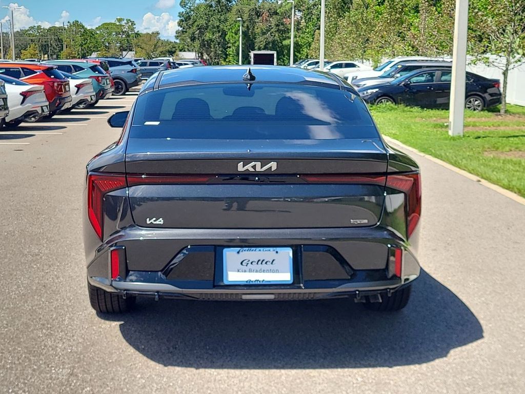2025 Kia K4 GT-Line Turbo photo 5