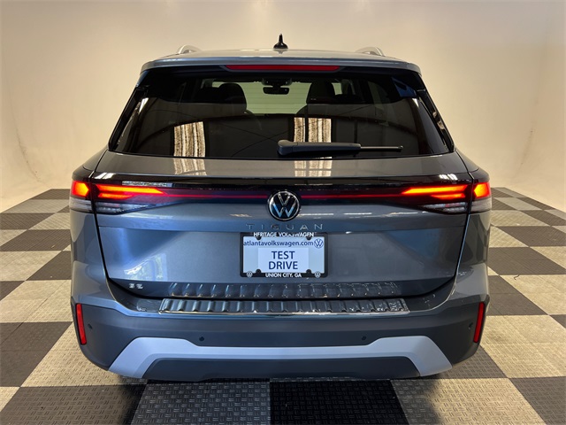 2025 Volkswagen Tiguan SE photo 2