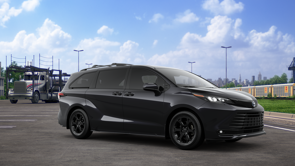 2025 Toyota Sienna Woodland Edition photo 12